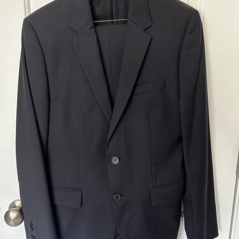 HUGO Hugo Boss 2 pc Virgin Wool Navy Suit 36S Like New
